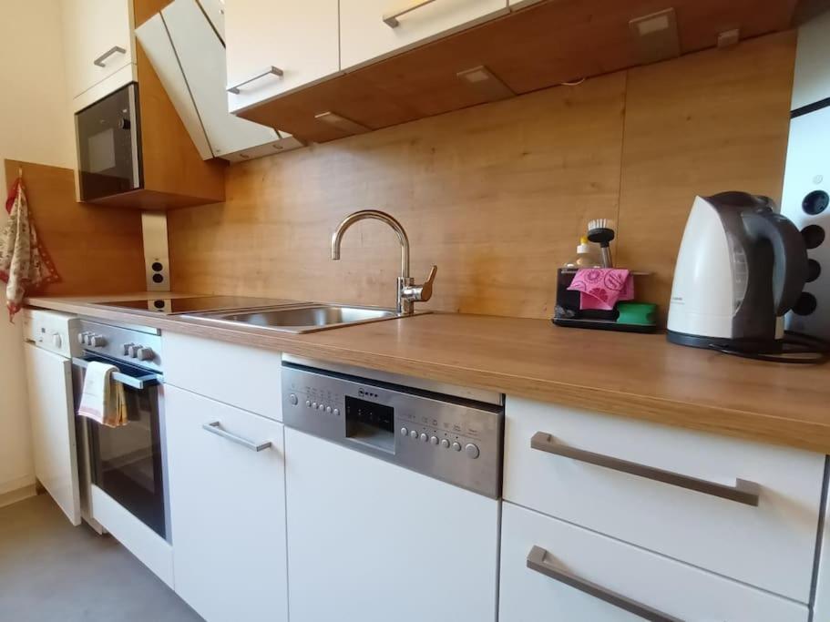 Modernes Apartment In Wien Bagian luar foto