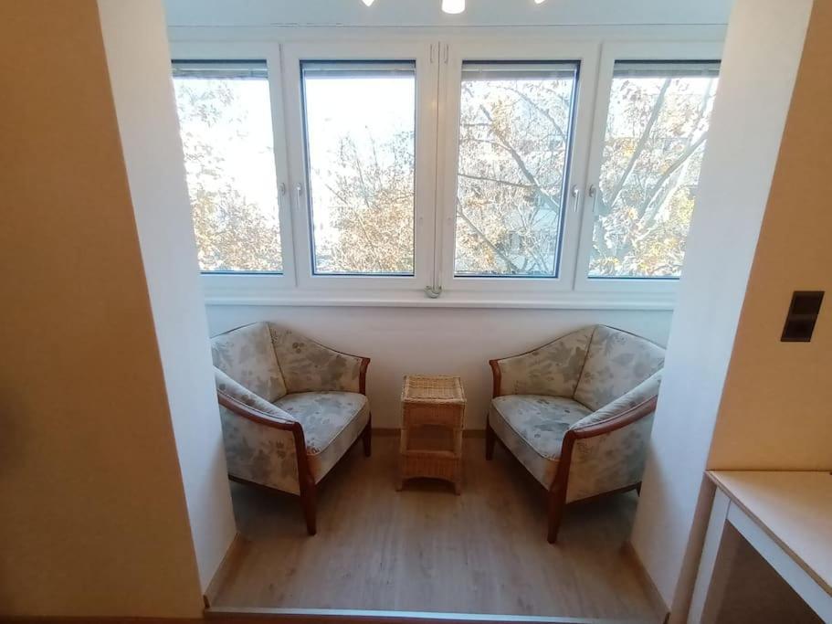 Modernes Apartment In Wien Bagian luar foto