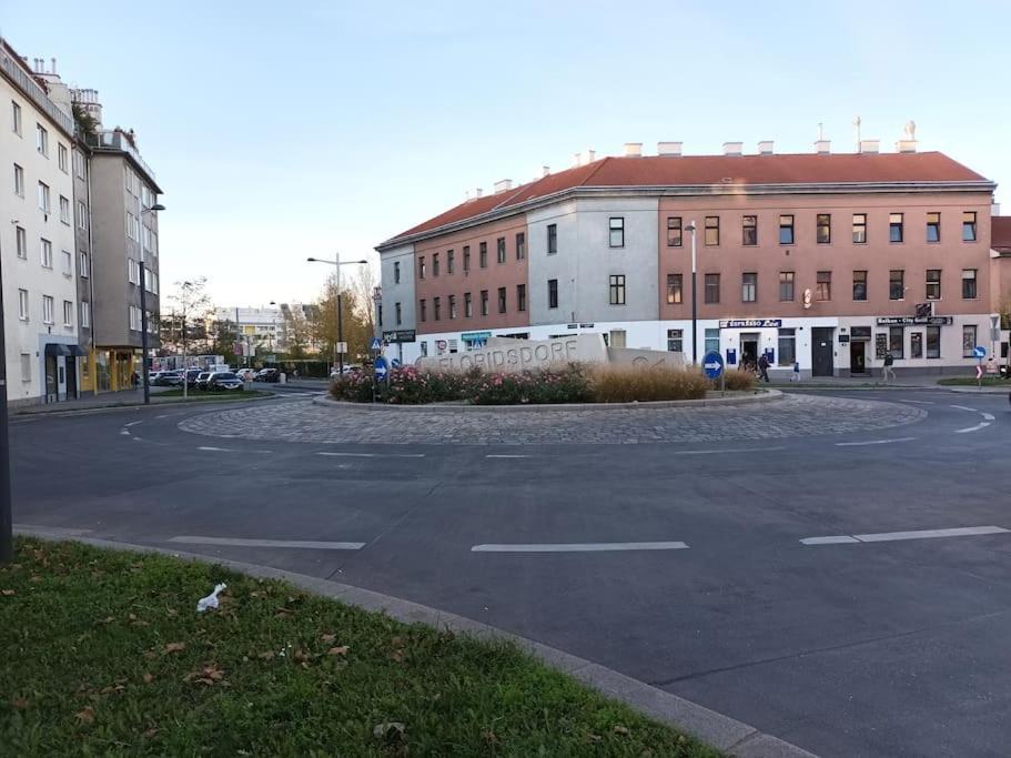 Modernes Apartment In Wien Bagian luar foto