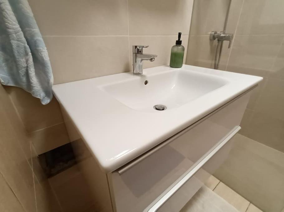 Modernes Apartment In Wien Bagian luar foto